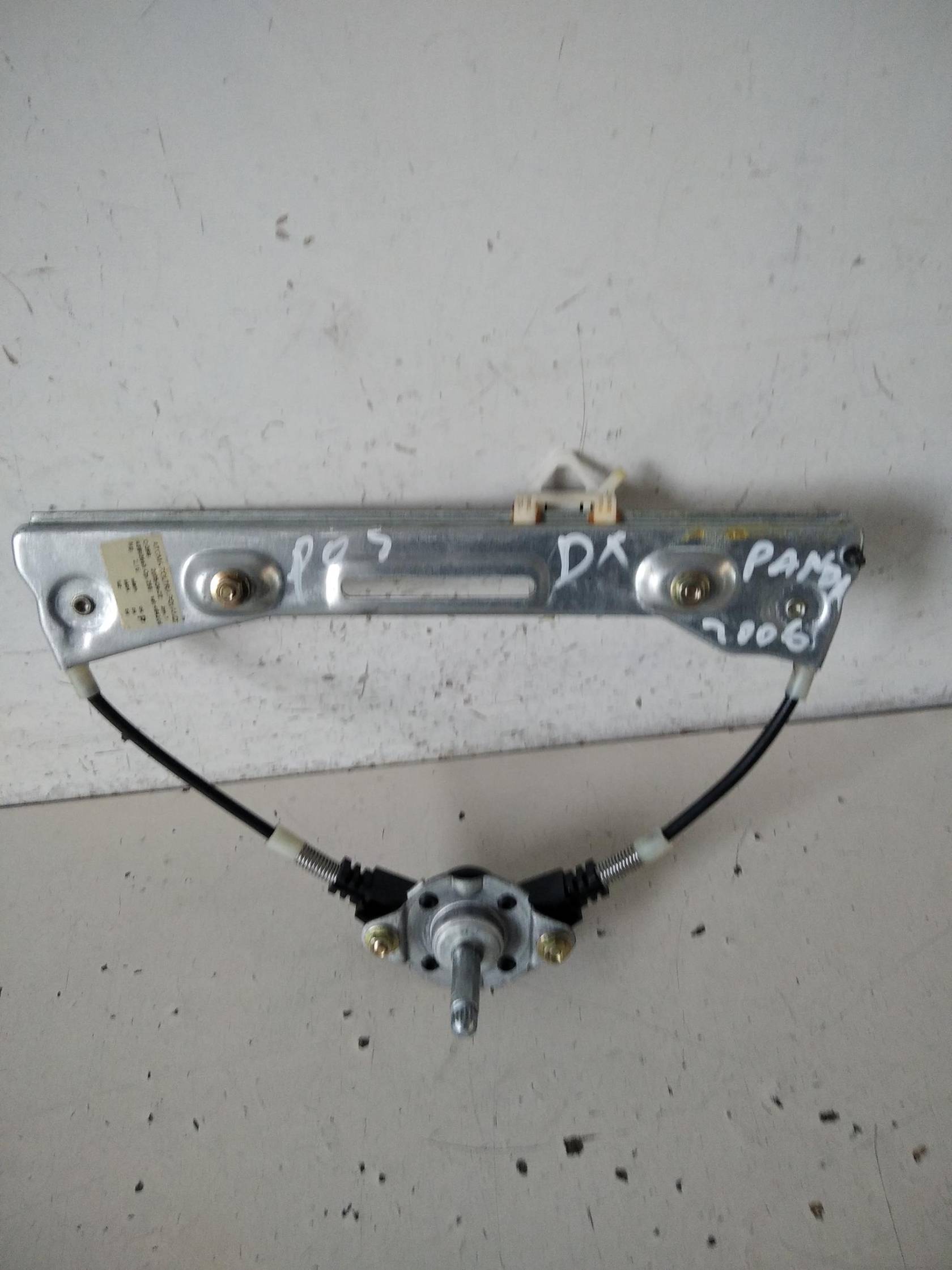 Alzacristallo porta post. dx.